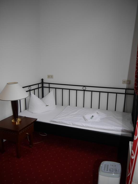 Altstadthotel Am Theater Cottbus Rum bild