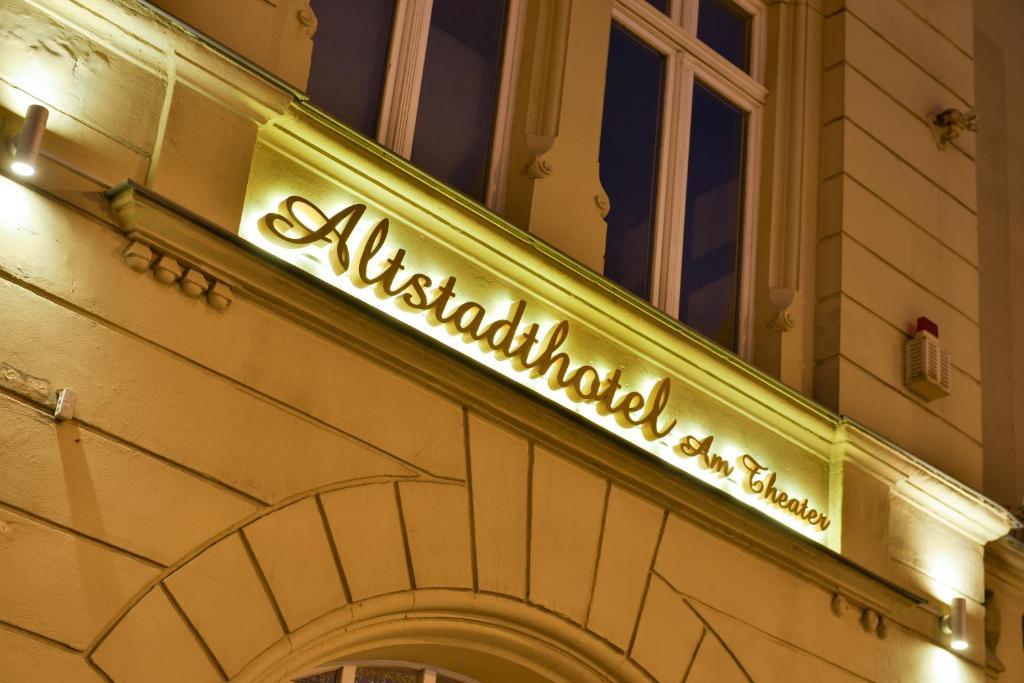 Altstadthotel Am Theater Cottbus Exteriör bild